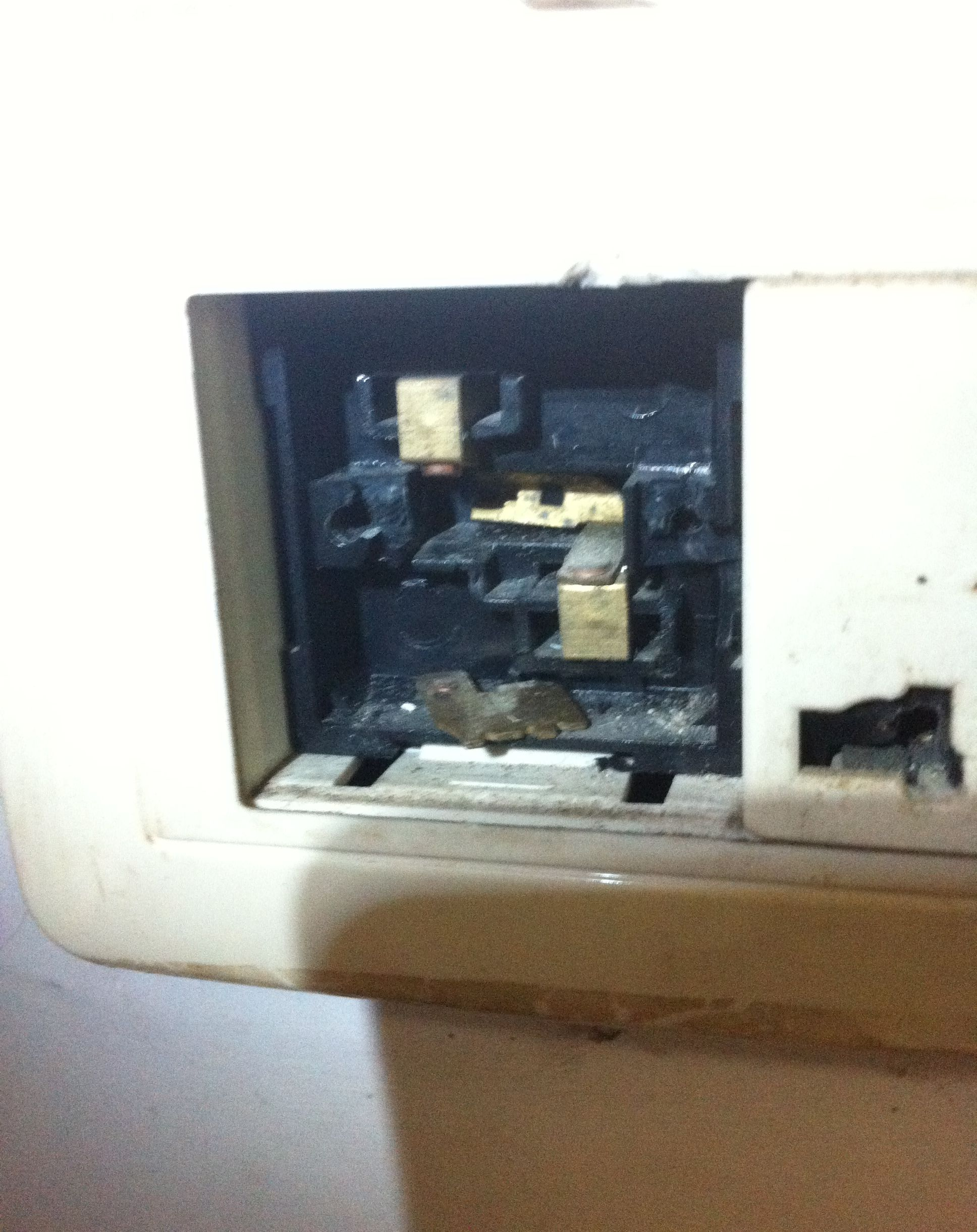 家里灯坏了找谁？快速解决照明故障的实用指南